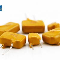 插件保險絲600V  0.5A規(guī)格參數(shù)及應(yīng)用